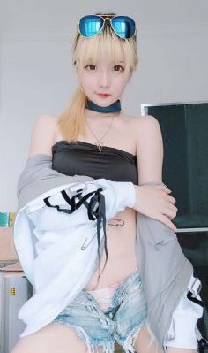 年轻女教师hd中字免费观看