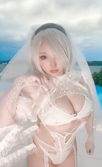 大胸女学生