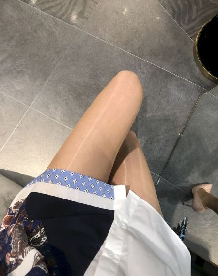 《年轻的母亲》