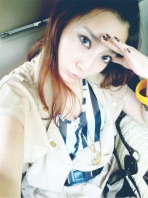 红衣小女孩