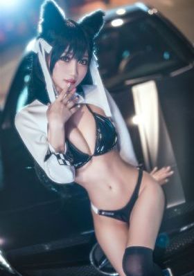 被迫沦为女同学的脚奴